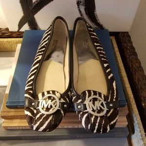 MICHEAL KORS PONY HAIR ZEBRA FLATS